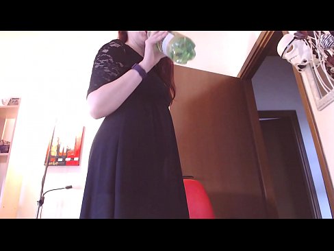 ❤️ Un escravo sumiso que adora as bragas sucias e deliciosas vese obrigado a masturbarse despois de ver este vídeo! ️ Super porno en % gl.verhentai.ru % ❌️❤