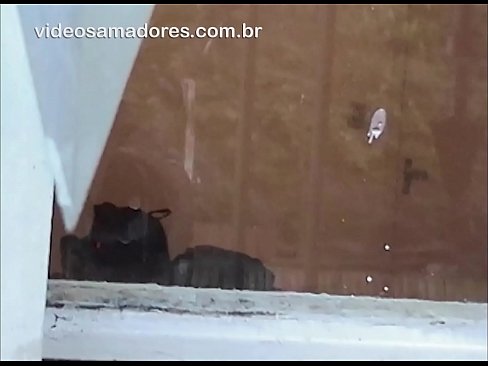 ❤️ Home cachondo mirando á súa moza con outro mozo, gravando un vídeo de carallo sen molestar á parella ️ Super porno en % gl.verhentai.ru % ❌️❤