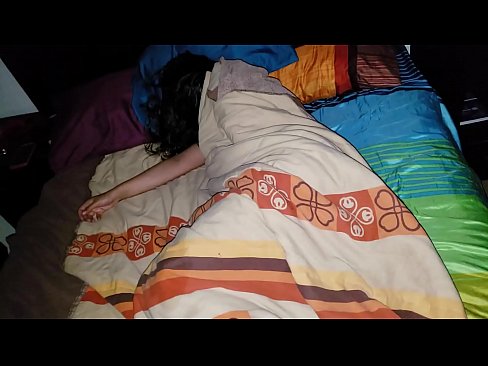 ❤️ Fillastro reprendendo á súa nova madrasta mentres ela dorme. ️ Super porno en % gl.verhentai.ru % ❌️❤